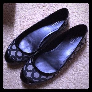 EUC Women’s Coach Modern C Pattern Flats